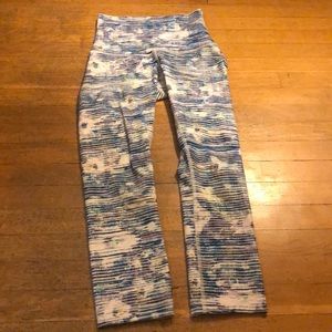 Lululemon wunder under crop. High waisted.
